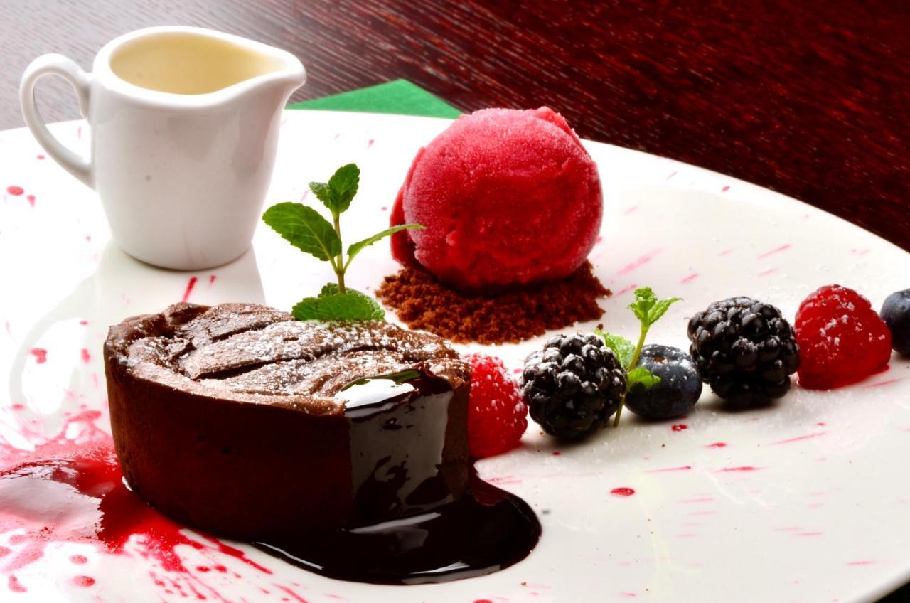Hotel Grodek Kraków Exteriör bild A chocolate dessert